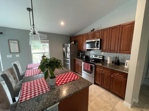 4733 10th Ave, Naples FL  34117-9144 exterior