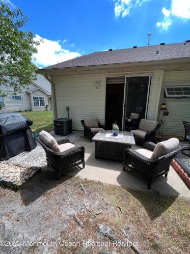 39 Riva Blvd, Bricktown NJ 08723-7983 exterior