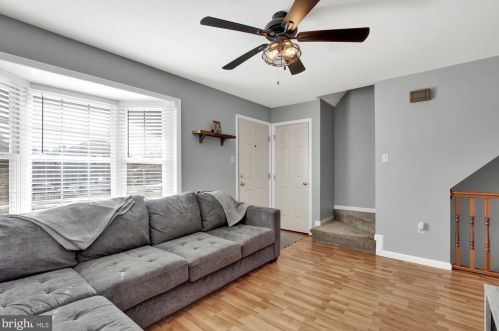323 Cherry St, Red Lion, PA 17356-1553