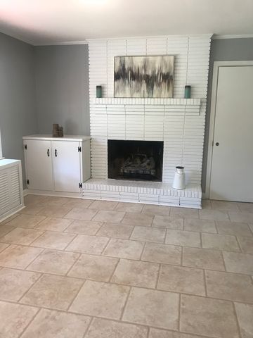 513 Queens Rd, Sanford, NC 27330-3415
