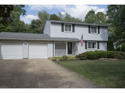 4958 Commanche Trl, Cuyahoga Falls, OH 44224-1218