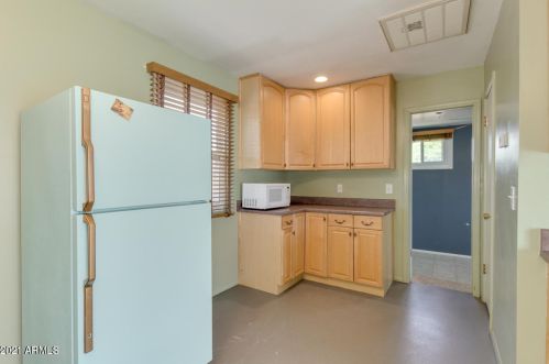 4333 17 Ave, Phoenix AZ 85085-6300 exterior