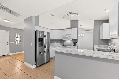 1055 Abagail Dr, Deltona, FL 32725-6468