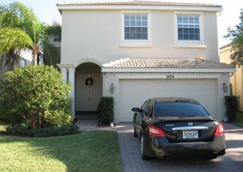 9074 Dupont Pl, West Palm Beach, FL 33414-6474