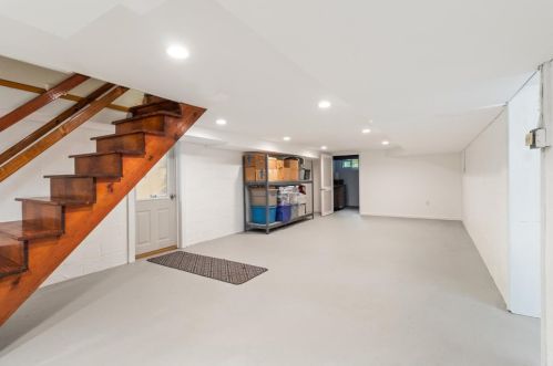 6 Orchard Dr, Flemington NJ  08822-1527 exterior