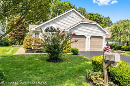 28 Winding River Rd, Lakewood, NJ 08701-5733