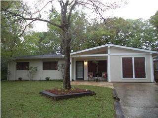 615 Dartmoor Ln, Mobile, AL 36609-6052