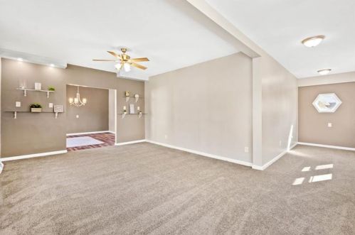 498 Burrell Hill Cir, Penn, PA 15675-1104