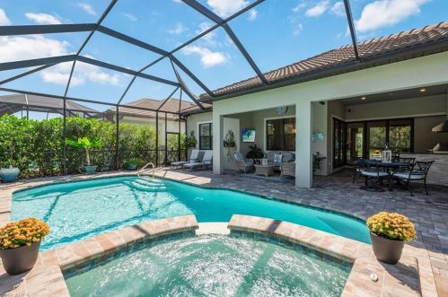 2770 Aviamar Cir, Naples FL 34114-9759 exterior