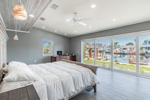 3955 Floramar Ter, New Port Richey FL 34652-3118 exterior