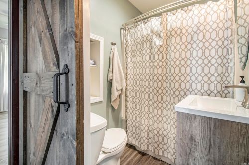 510 12 St, Mishawaka IN 46544-5411 exterior