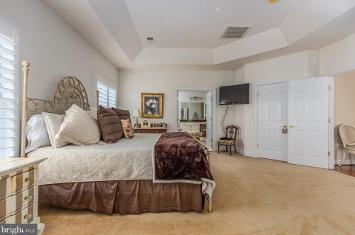 18345 Mid Ocean Pl, Leesburg VA 20176-7451 exterior