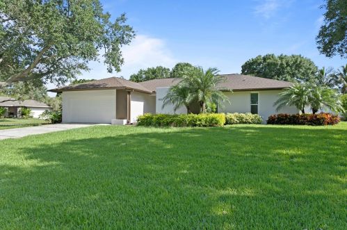 1401 73rd Cir, Saint Petersburg, FL 33702-4615