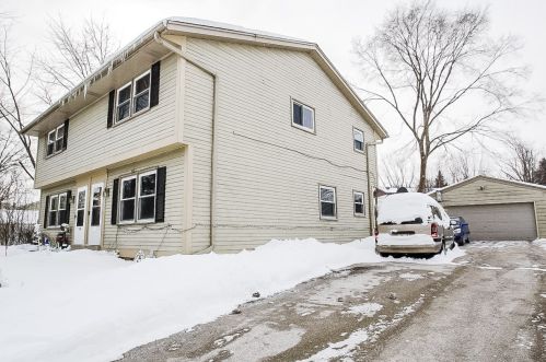 112 Kilps Ct, Waukesha WI  53188-4706 exterior