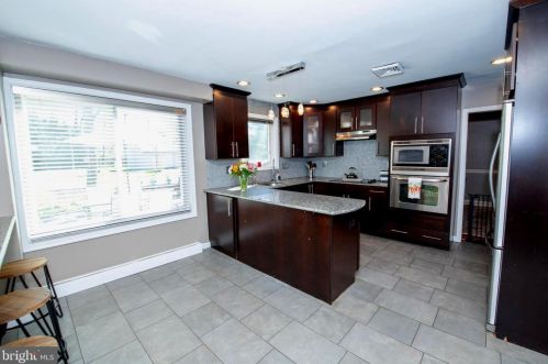 410 Steven St, Norristown PA  19403-2614 exterior