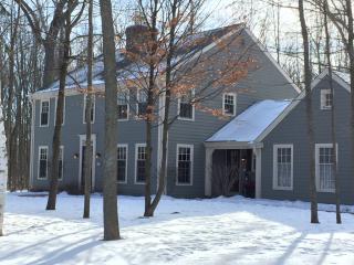 141 White Oak Way, Thiensville, WI 53092-6266
