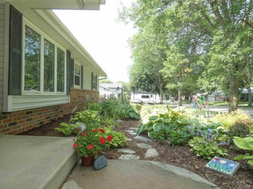730 Rolling Green Dr, Green Bay, WI 54313-5147