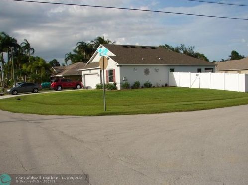 5415 Cromey St, Fort Pierce, FL 34986-4026