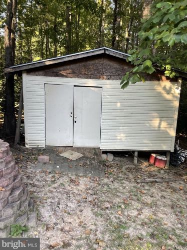 8301 Seays Rd, Spotsylvania VA  22551-3427 exterior