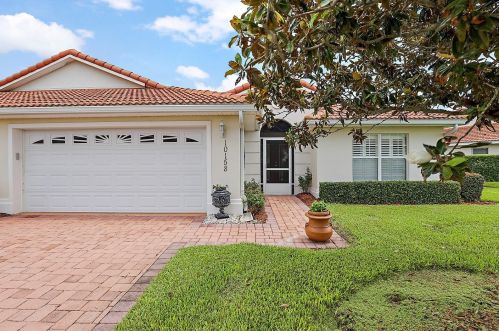 10158 Mainsail Dr, Oxford, FL 34484-3781