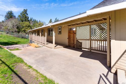 25592 Fairbanks Pl, Willits CA  95490-8910 exterior