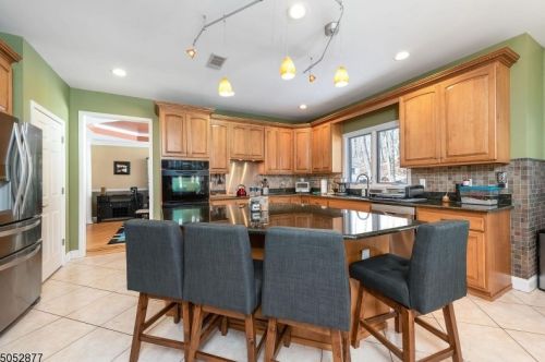 20 Angelo Dr, Sparta, NJ 07871-3176