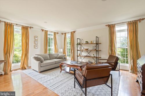 20906 Mcintosh Pl, Leesburg VA  20175-6372 exterior