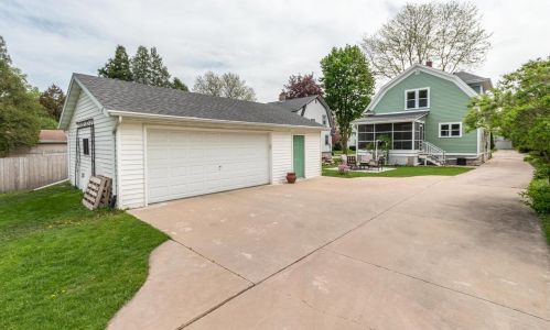 1137 Emilie St, Green Bay, WI 54301-3107