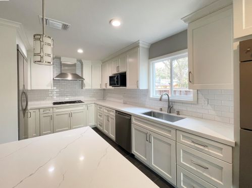 1036 Santa Cruz Dr, Concord CA  94523-2331 exterior