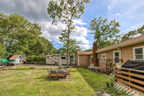 35 Newcomb Trl, Panamoka NY  11961-2238 exterior