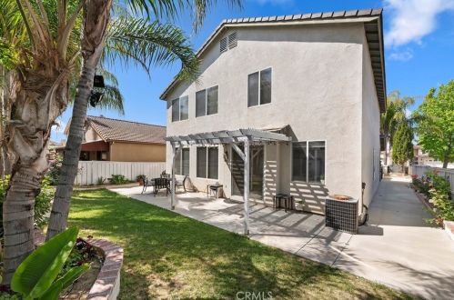 27560 Nellie Ct, Temecula CA  92591-2846 exterior