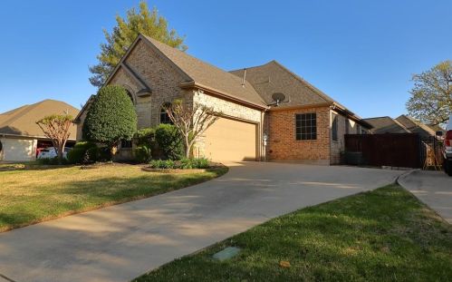 9116 Edgemont Dr, Fort Worth, TX 76182-8650