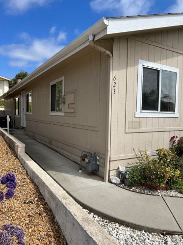 623 Via Santa Paulo, Vista, CA 92081-6369