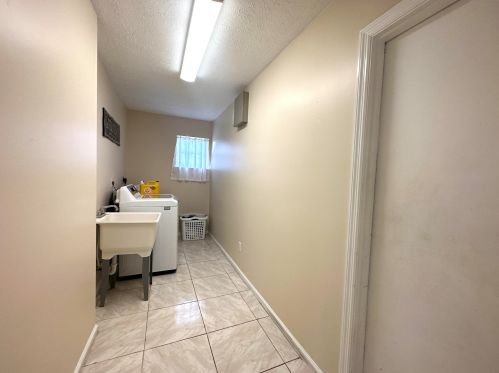 2062 Floresta Dr, Fort Pierce FL  34984-4706 exterior