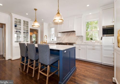 5028 Lowell St, Washington, DC 20016-2606