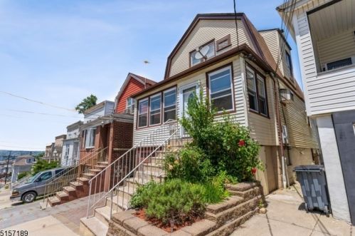 1312 81st St, North Bergen, NJ 07047-4148