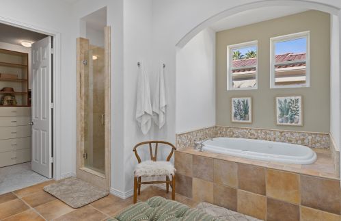 56430 Muirfield Vlg, La Quinta CA  92253-7648 exterior