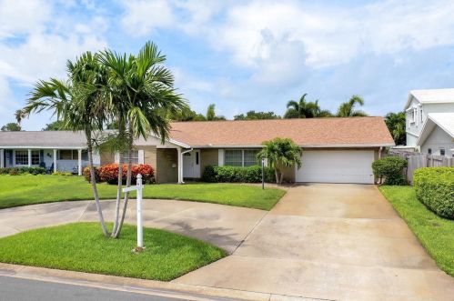 281 Julia Cir, Saint Petersburg, FL 33706-2712