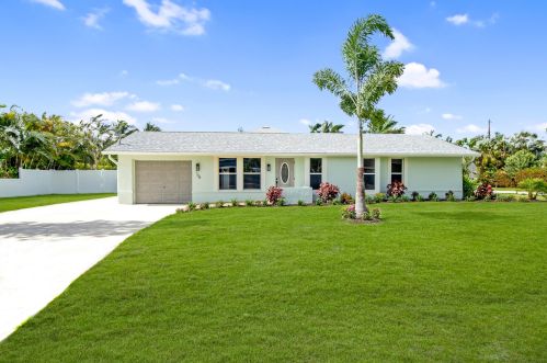104 Jamaica Dr, Naples, FL 34113-4006