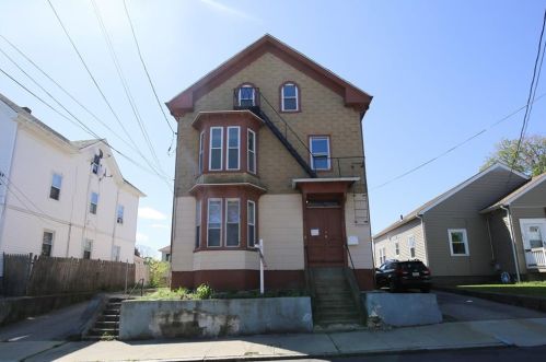 208 Magnolia St, Providence, RI 02909-2906