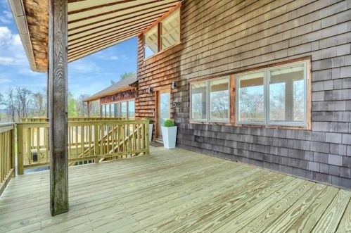 5 Peach Tree Ln, Warwick NY  10990-3133 exterior