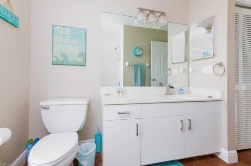 1980 Piccadilly Circus, Naples FL  34112-3687 exterior