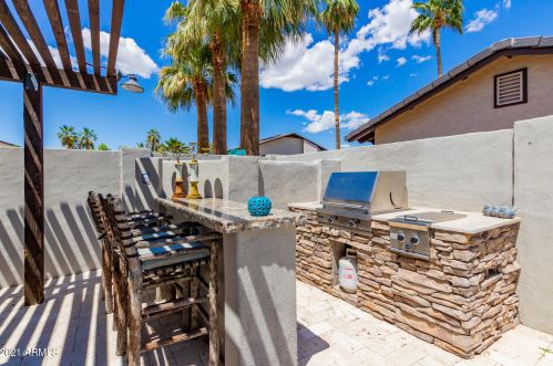 7733 Palm Ln, Scottsdale, AZ 85257-2230