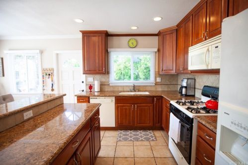3134 Marwick Ave, Long Beach, CA 90808-3609