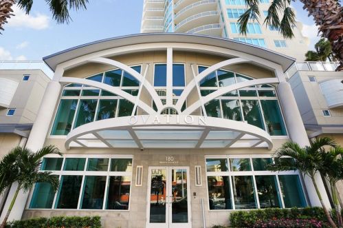 180 Beach Dr, Saint Petersburg, FL 33701-3928