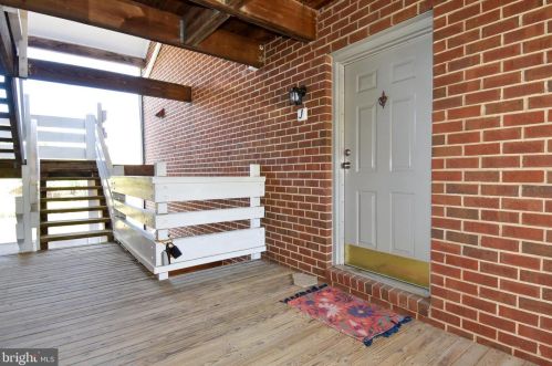 7604 Lakeside Village Dr, Falls Church VA  exterior