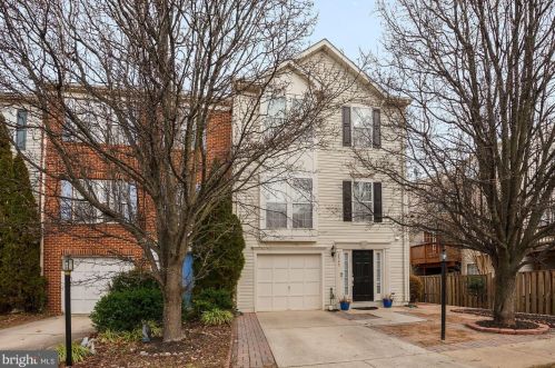 2545 Banshire Dr, Herndon, VA 20171-3493