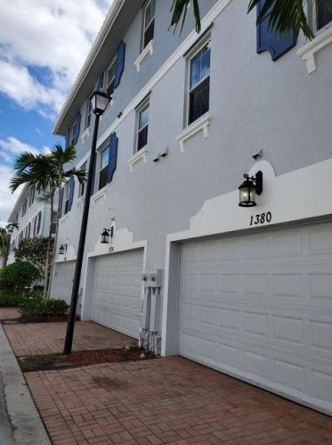 1380 Piazza Delle Pallottole, Boynton Beach FL  33426-8274 exterior