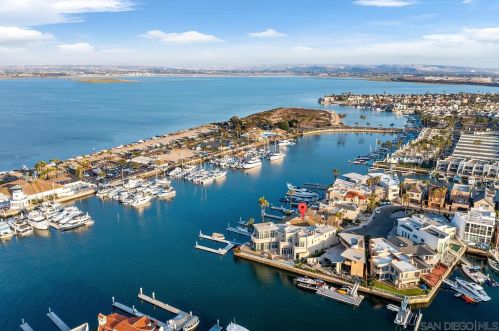 11 Green Turtle Rd, San Diego, CA 92118-3204