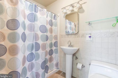 19 Lee Ann Dr, Blenheim NJ  08012-5353 exterior